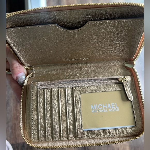 Michael Kors Wallet/Wristlet - Picture 3 of 7